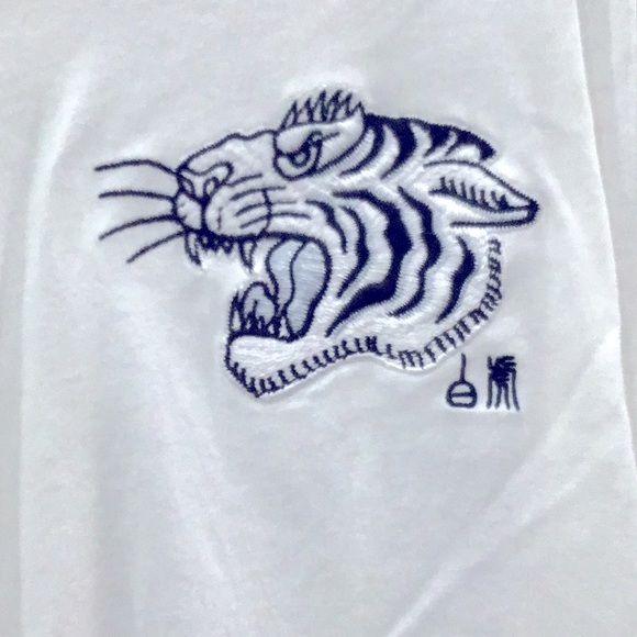 Adidas T-shirt size Large Tiger themed! 😻Juventus - Picture 2 of 7